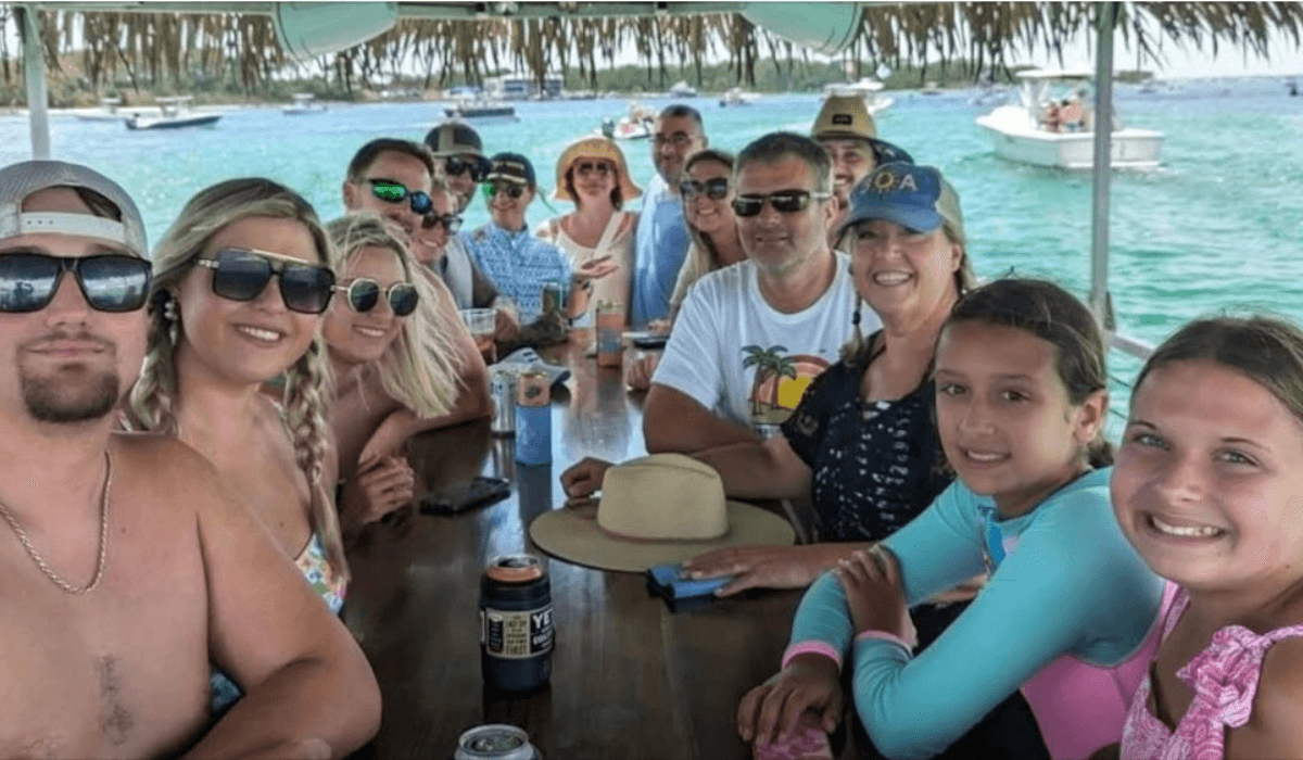 8-Hour Pontoon Captain Service